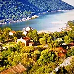 Hiker's Inn-purple House * Kaleüçağız